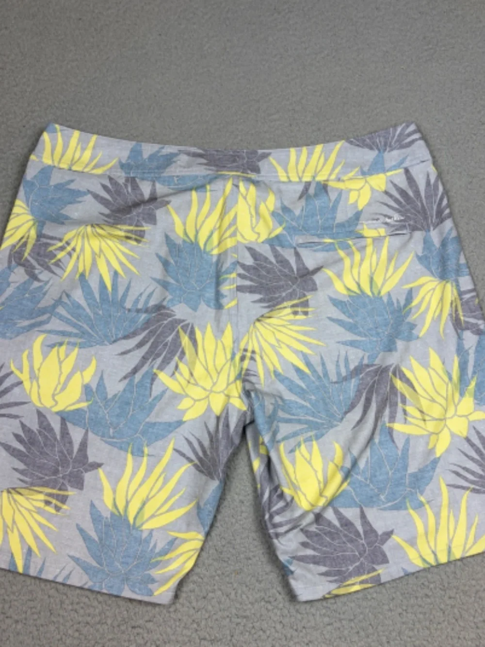 Travis Mathew Board Shorts Mens Size 38 Multicolor Floral Swim Drawstring Beach